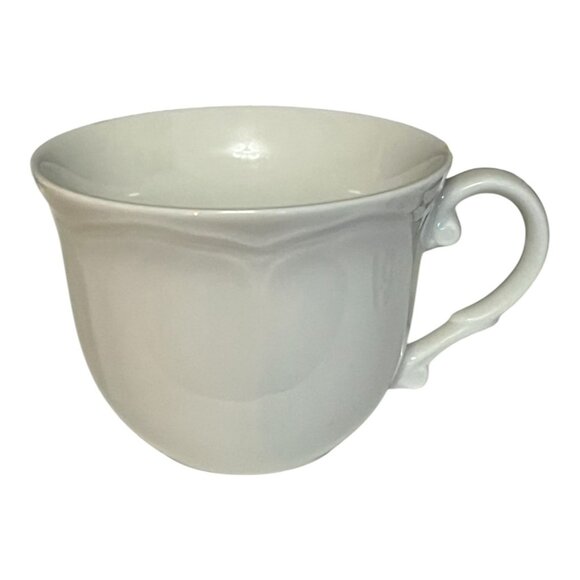 Set of 5 Williams Sonoma Baroque White Porcelain Cups – Made in Japan – Classic - Picture 2 of 5